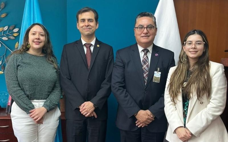 Viceministro Escalante junto al Cónsul de Guatemala en los Ángeles, California, Estados Unidos de América