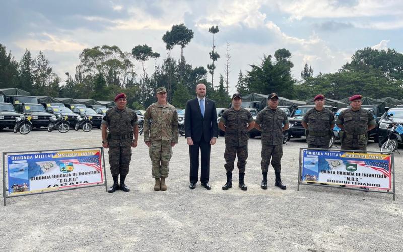 Departamento de Defensa de los Estados Unidos de América dona 95 vehículos al Ejército de Guatemala