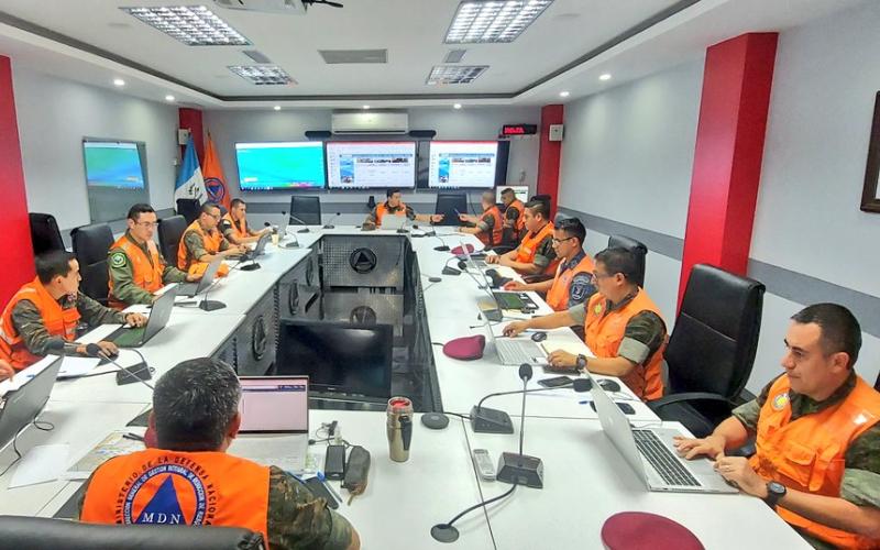 Ejército de Guatemala se encuentra listo para responder al impacto que pudiera generar el paso del huracán Lisa.
