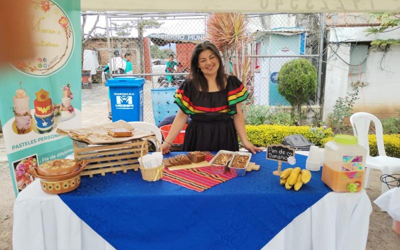 Emprendedores exponen sus productos en feria de turismo en Jalapa
