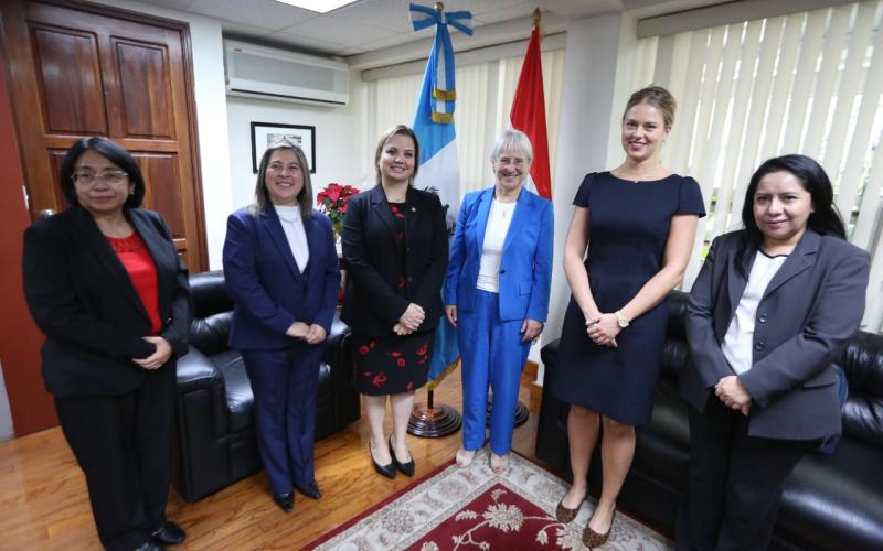 Guatemala y Países Bajos abordan temas académicos, culturales y de cooperación 