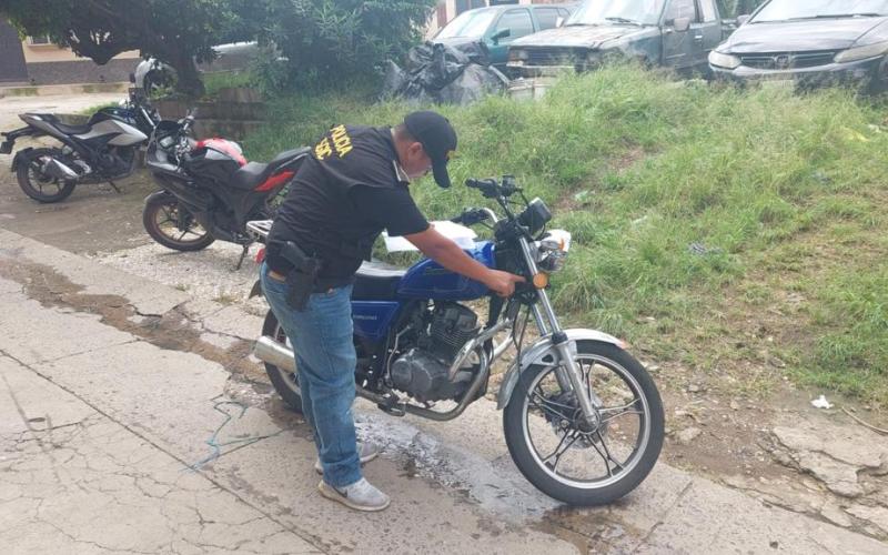 Investigadores policiales localizan 30 vehículos involucrados en hechos irregulares