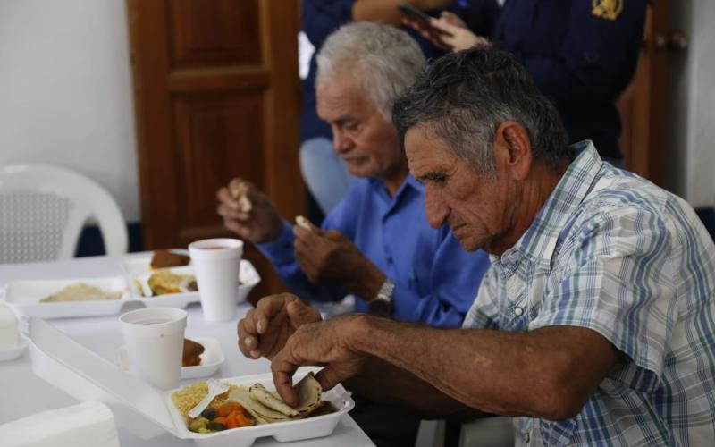 Personas usuarias de Comedor Social en Morazán, El Progreso