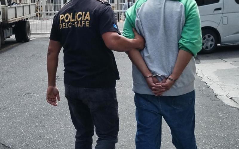 Detenidos por homicidio y robo en operativos