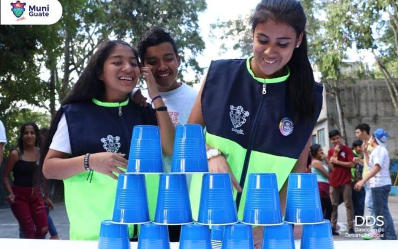 Jóvenes guatemaltecos realizan el “Viaje de la Investigación”