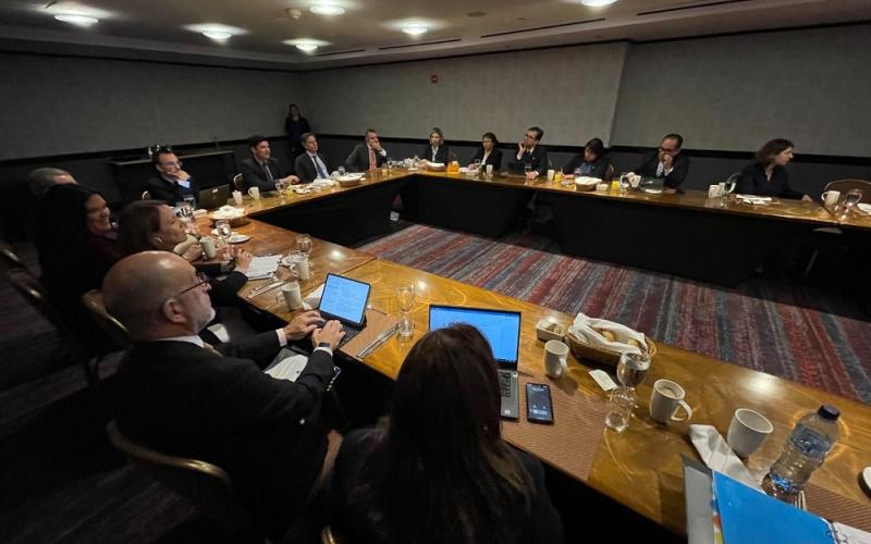 El ministro Rosales presidiò la reuniòn.