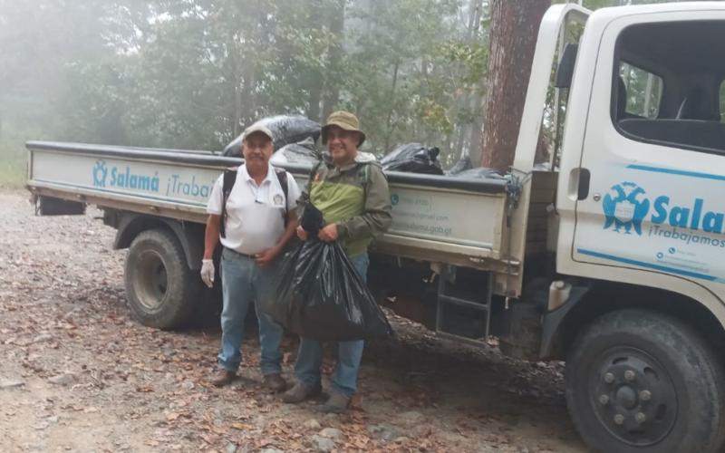 Jornada de limpieza en Salamá cumple con acciones del Reglamento 164-2021