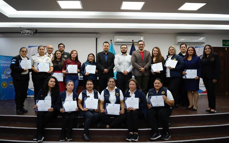 Trabajadores de Gobernación concluyen curso básico de Lengua de Señas