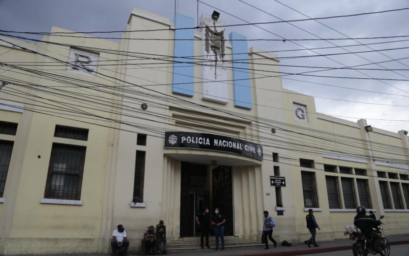 Adolescente huyó de su hogar por violencia