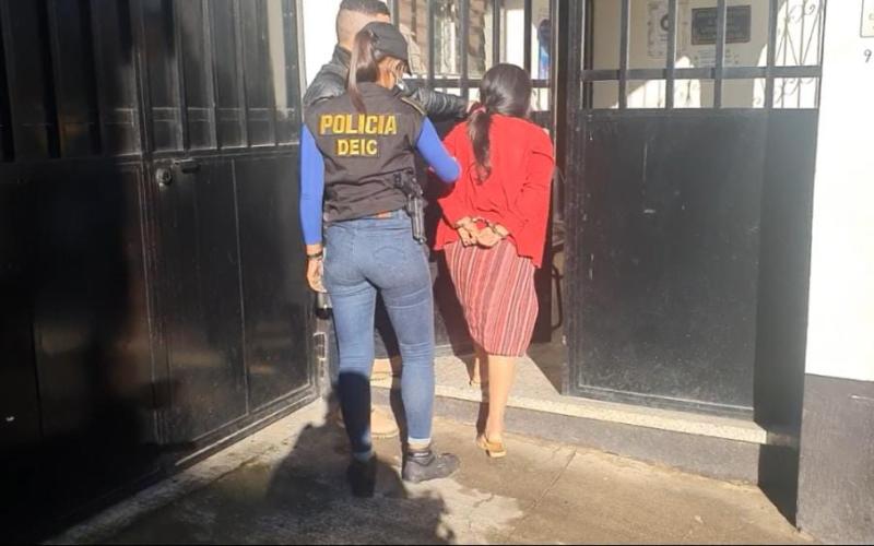 Investigadores capturan a una persona por rebeldía