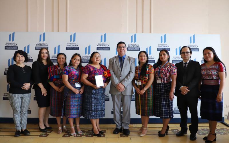 Organización de mujeres de Chimaltenango es reconocida por el MARN 