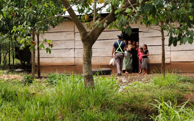 AYUDA HUMANITARIA A DAMNIFICADOS DE LA DEPRESIÓN TROPICAL JULIA