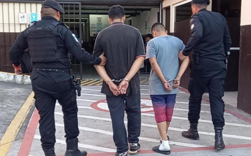 Capturan en Mixco a presuntos sicarios de la mara 18