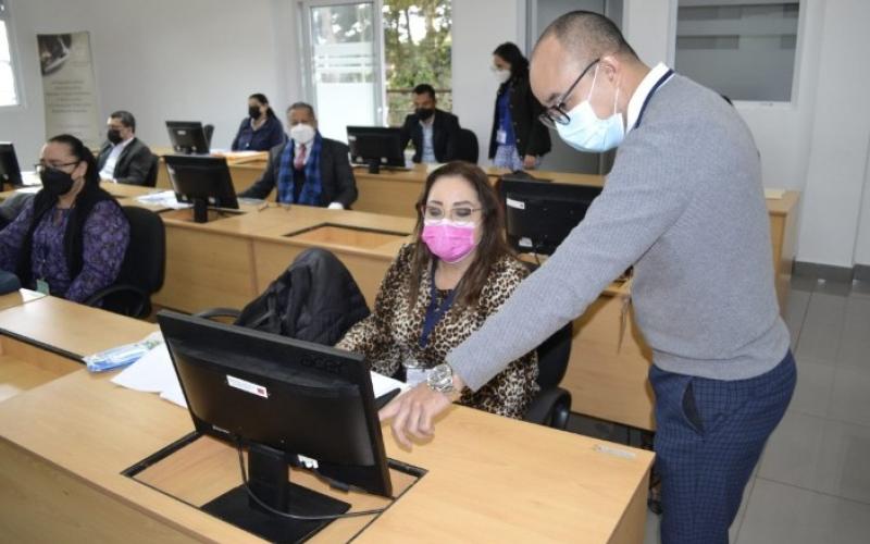 Más de 800 servidores públicos en todo el país son capacitados en adquisiciones públicas