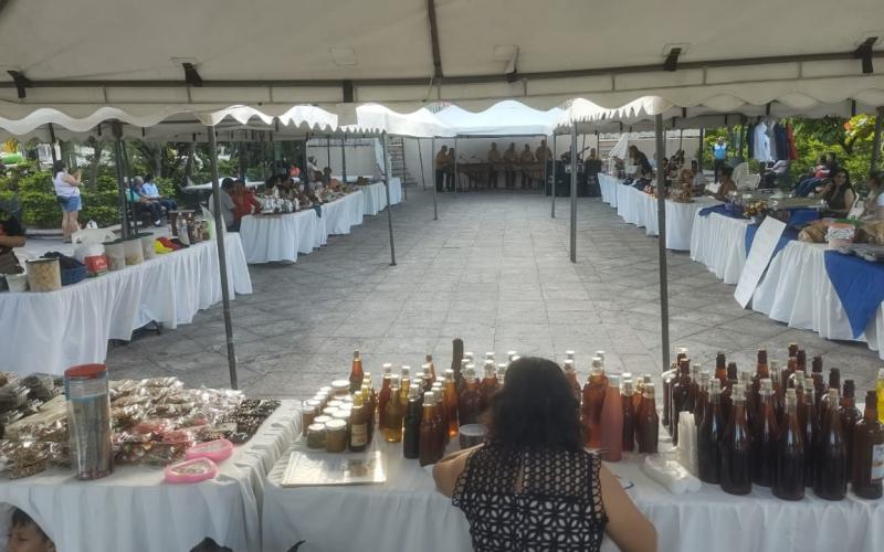 exposición de productos artesanales y gastronomía en zacapa