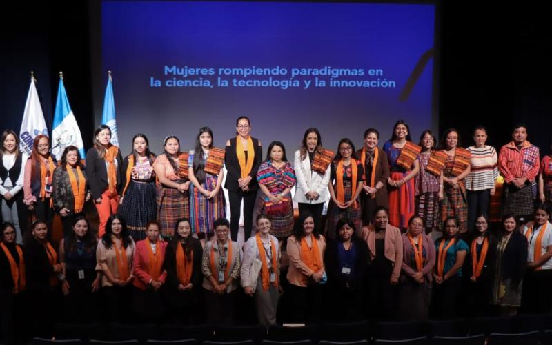 Mujeres rompiendo paradigmas  en la ciencia, la tecnología y la innovación