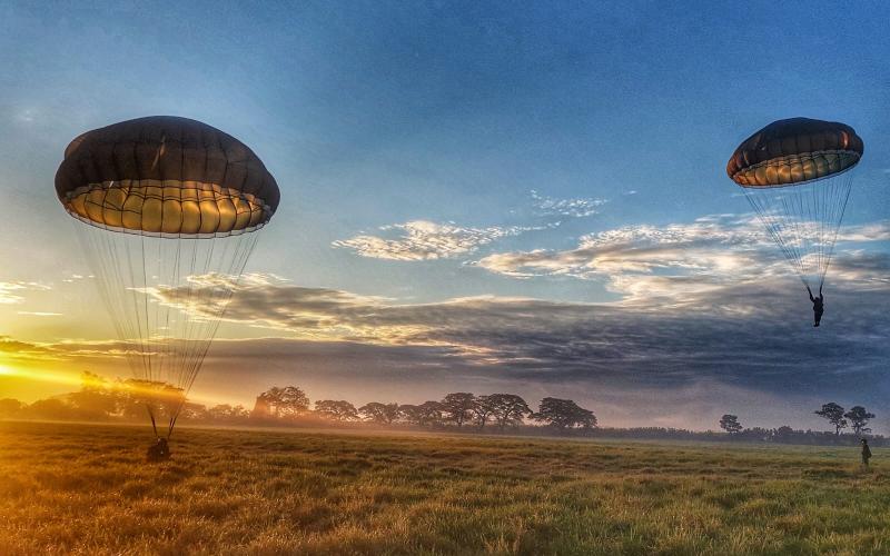 Ejército de Guatemala, concluirá curso de paracaidismo para civiles.