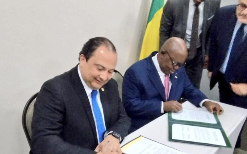 Declaración conjunta por establecimiento de relaciones diplomáticas entre Guatemala y Gabón