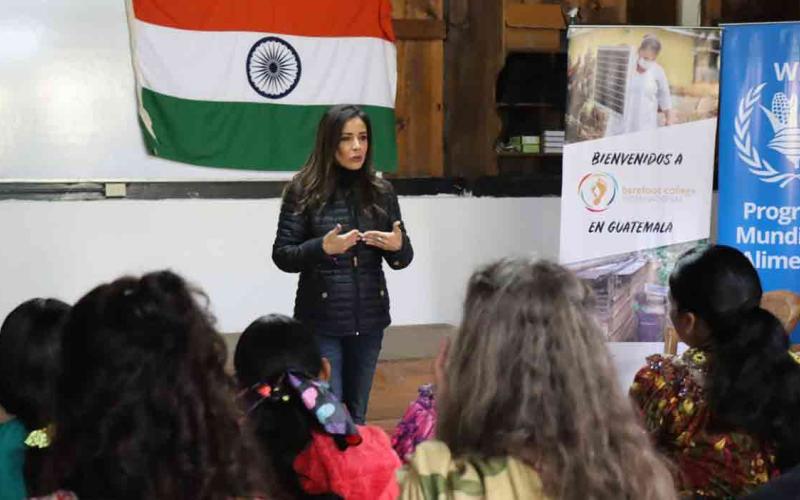  Mujeres indígenas se gradúan de ingenieras solares