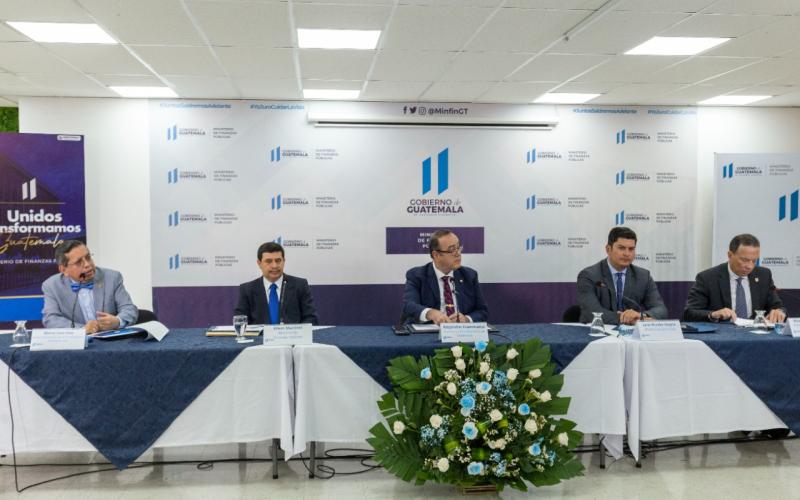 conferencia de prensa Minfin 