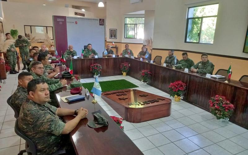 Soldados de Guatemala y México coordinan acciones en frontera.