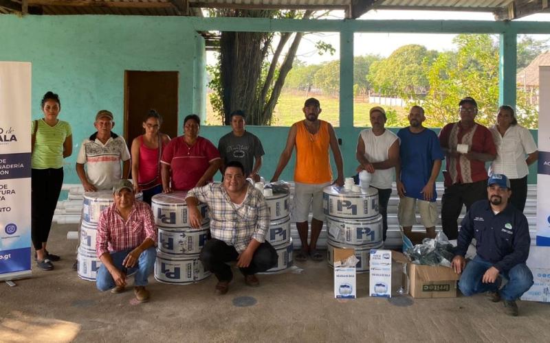 Continúa la entrega de materiales para la recuperación de sistemas de riego