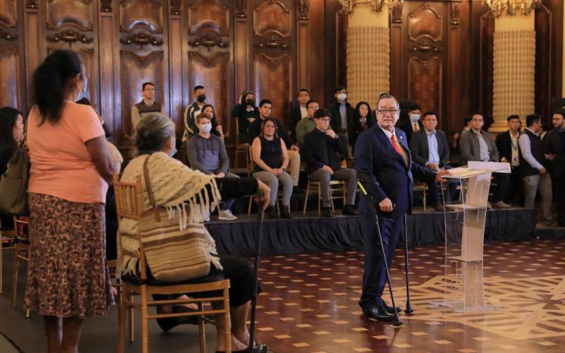 En Consulta con el Dr. Giammattei