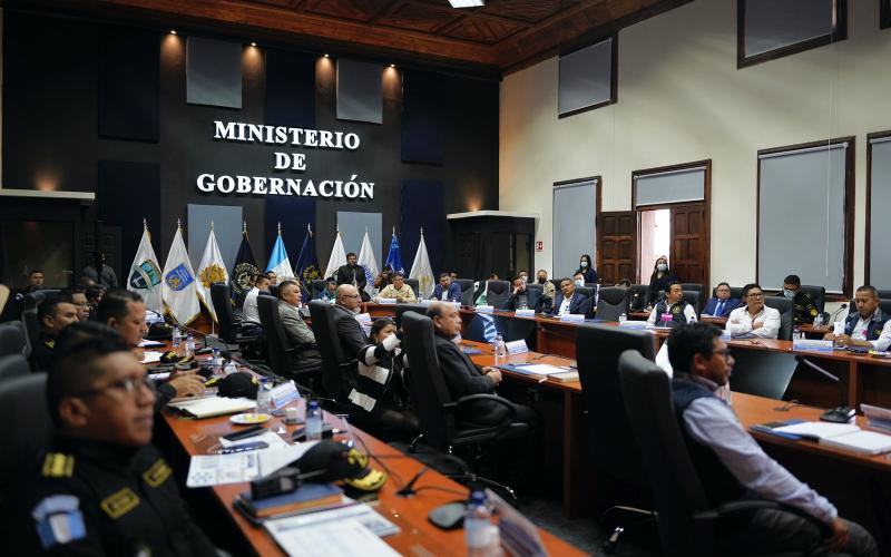 Gobernadores conocen estrategias de seguridad, administración y futuros proyectos de la cartera del Interior