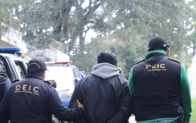 PNC decomisa 21 paquetes de droga en San Lucas Sacatepéquez