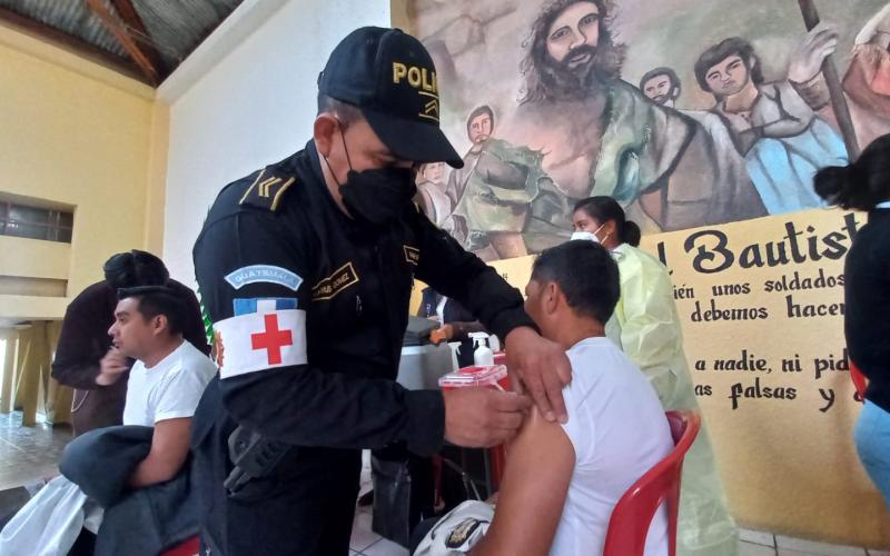 Salud Policial continúa con jornadas de vacunación en la ciudad capital