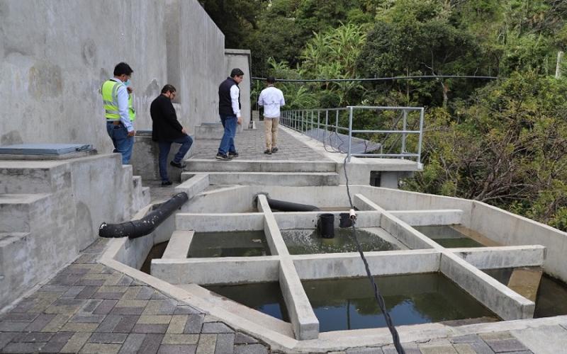 Ministro Gerson Barrios hace visita técnica a moderna planta de tratamiento de aguas residuales en Sololá