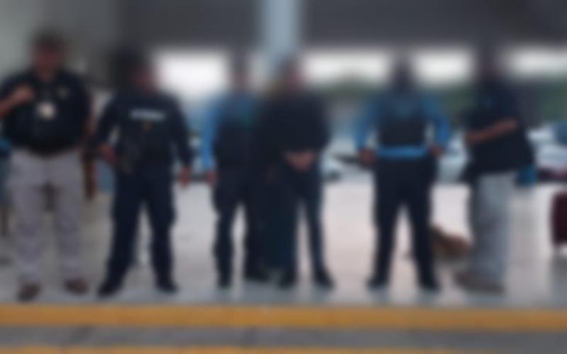 Personal de CAT localiza y entrega a un hombre con orden de captura en Honduras