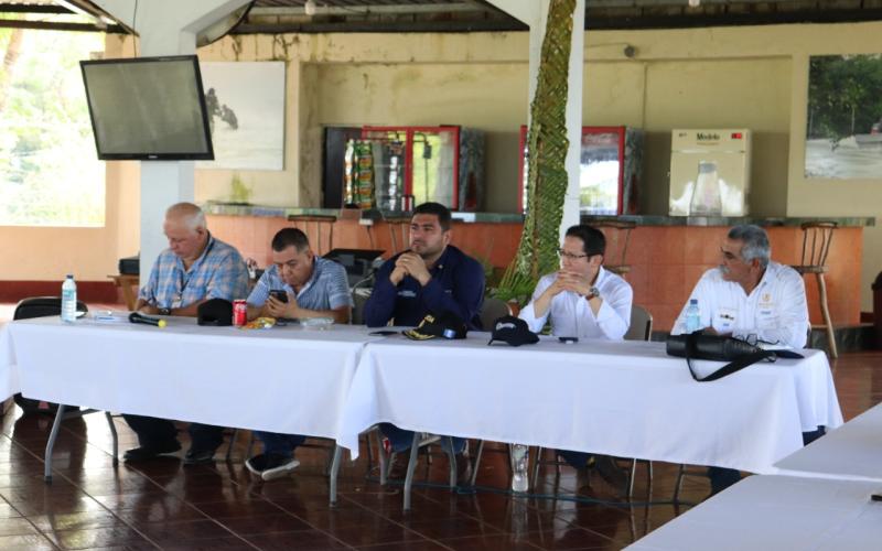 Solucionan problema de energía eléctrica en comunidades de Morales, Izabal