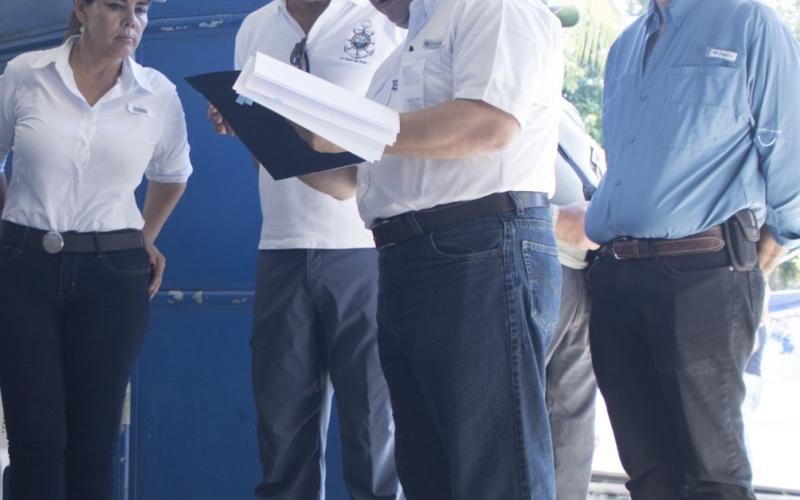 Supervisan acciones en el río Motagua y entregan maquinaria para el tratamiento de desechos plásticos  