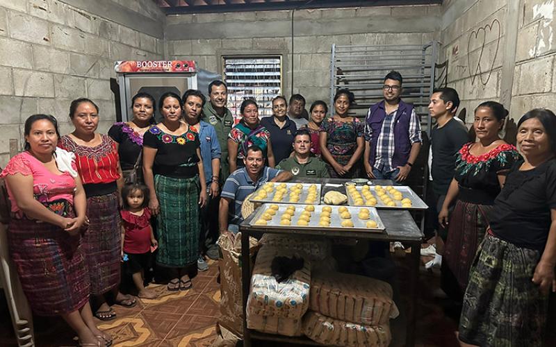 Comunidad El Triunfo en Retalhuleu, se beneficia con proyecto de desarrollo promovido por el Ejército de Guatemala y otras instituciones.