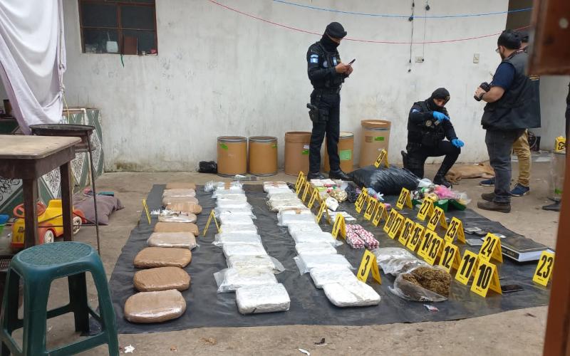 Allanamientos en Chimaltenango permite la localización de drogas