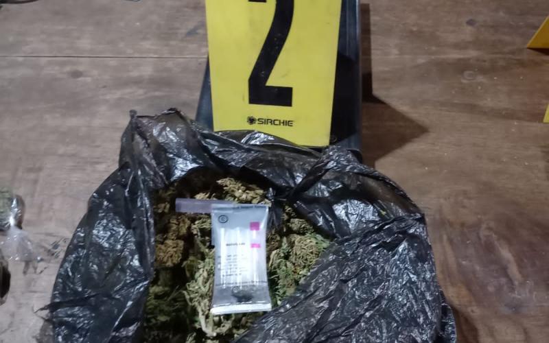 Capturan a personas en diferentes lugares por narcomenudeo