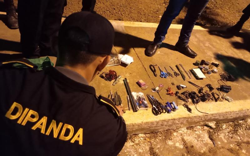 PNC decomisa objetos punzocortantes y otros ilícitos durante requisa en centro carcelario