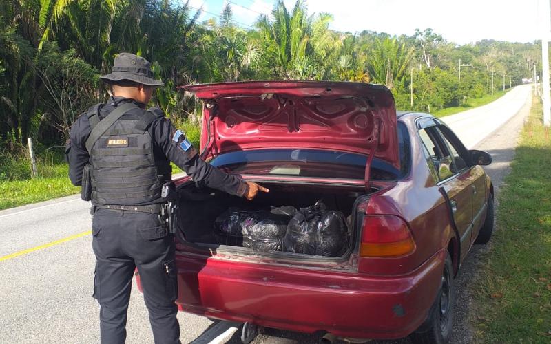 Conductor de vehículo capturado cuando transportaba marihuana