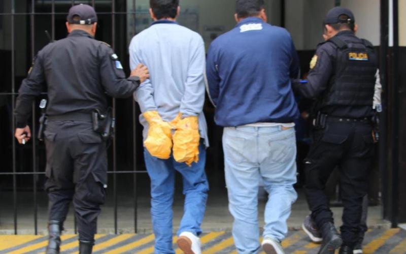 Capturan a presuntos responsables de la muerte de tres personas