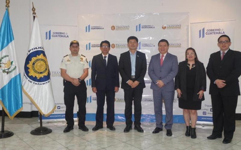 Departamento de Tránsito de la PNC avala licencias de conducir coreanas en el territorio nacional