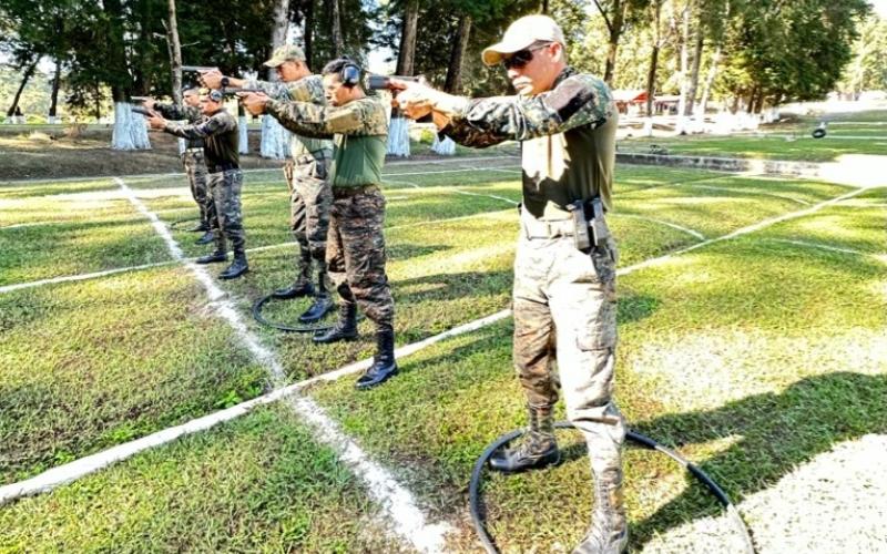 Equipo de Fuerzas Comando inicia preparación.