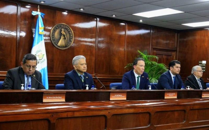 Conferencia de prensa sobre Fitch Ratings 