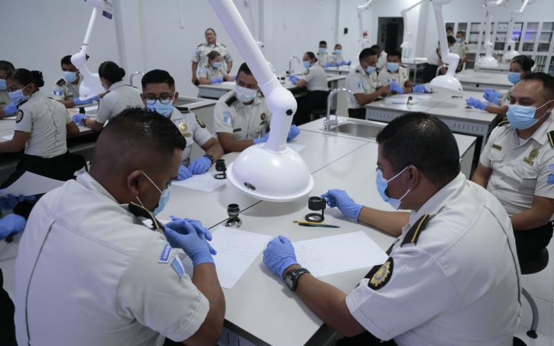 Fortalecen formación de especialidades policiales