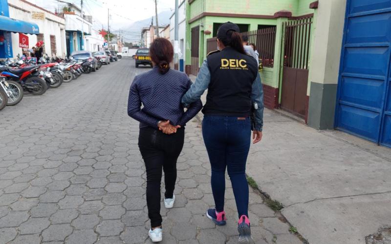 Capturan a 13 personas por ofrecer premios y plazas laborales a cambio de dinero