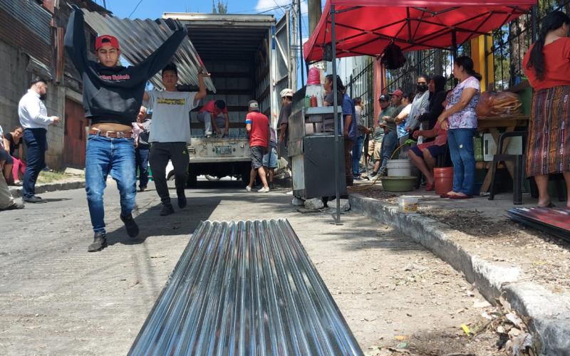 Fodes entrega materiales de reconstrucción