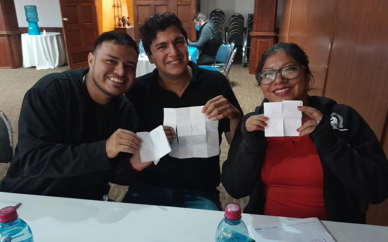 Docentes en servicio de Quetzaltenango egresados de FID participan en capacitación