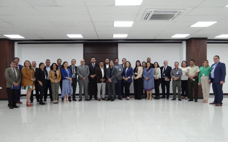 Integrantes de la Mesa de Innovadores Públicos 