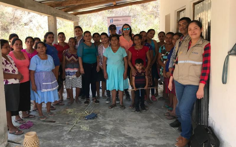 Artesanas de Chiquimula y Zacapa son atendidas por los programas Sello Blanco