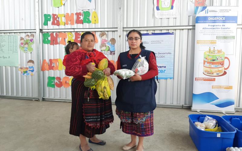 Madres de familia de CECODII reciben primera entrega de Alimentación Escolar